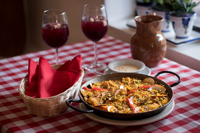 paella marinara e sangria